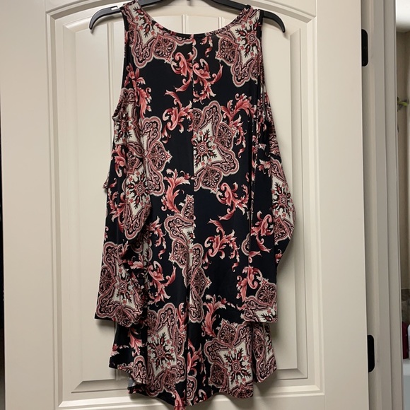 Venus Brand Cold Shoulder LS Top - Picture 7 of 7